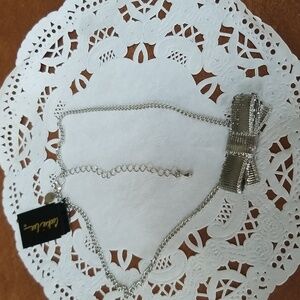 💗RIBBON NECKLACE, SILVER TONED, COOKIE LEE